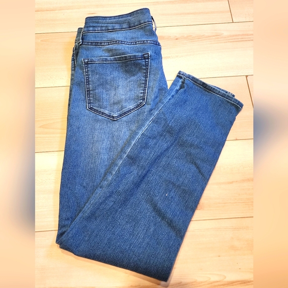 Old Navy Super Skinny Jeans - Picture 6 of 6